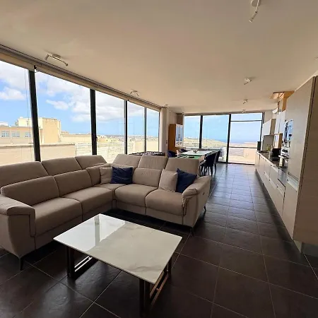 Rokna Corner Penthouse