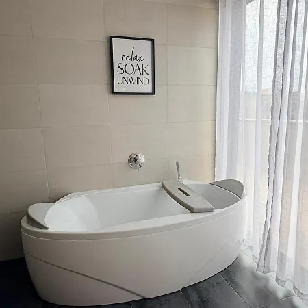 Rokna Corner Penthouse